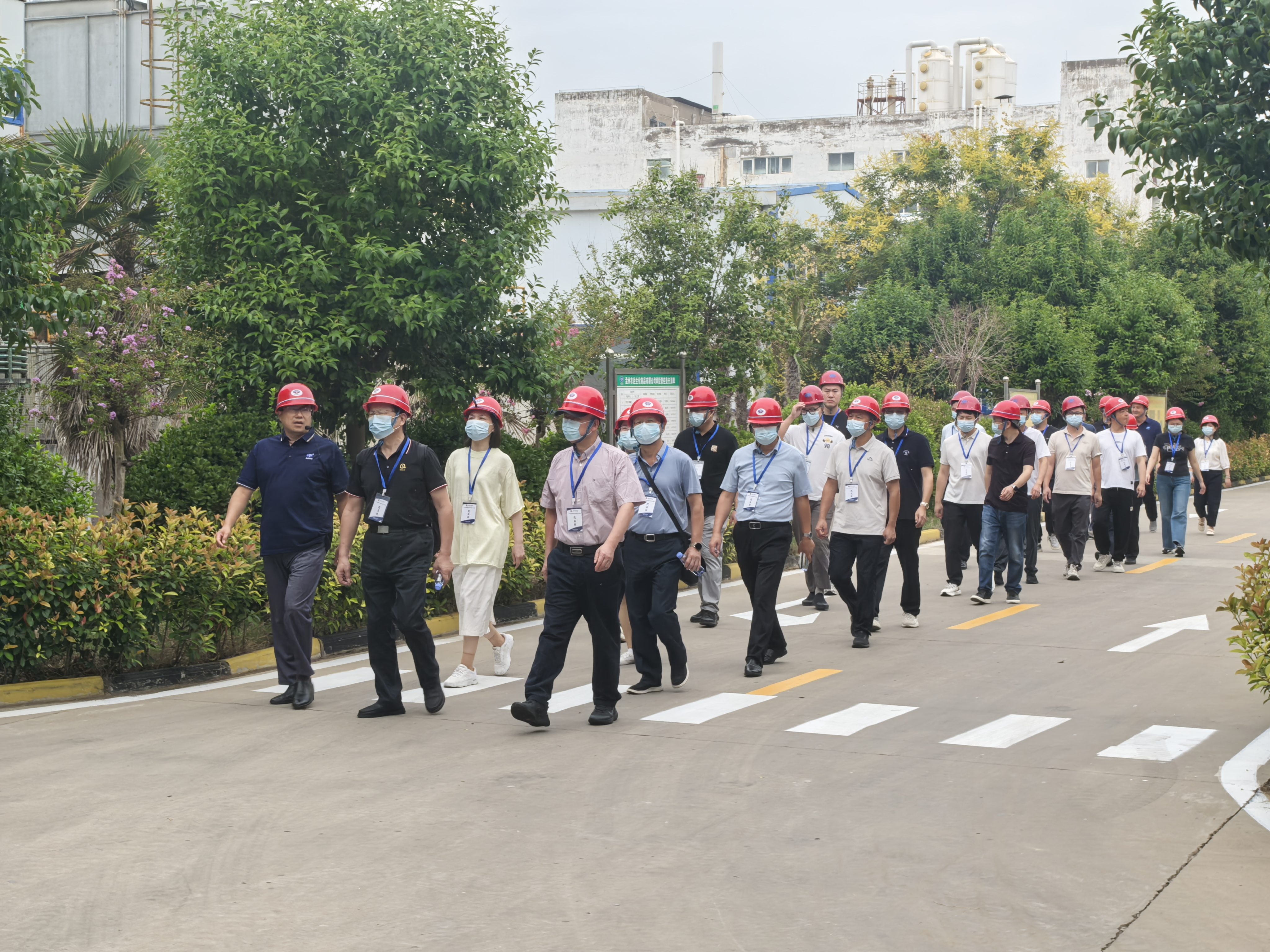 湖北省農藥協會參訪團蒞臨農達生化調研交流(圖4)